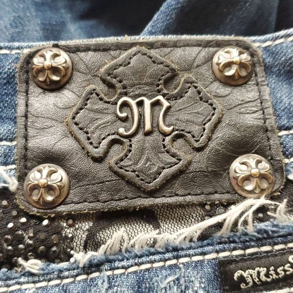 SOLD!! MISS ME JEANS - Size 27 x 32 - Picture 9 of 12